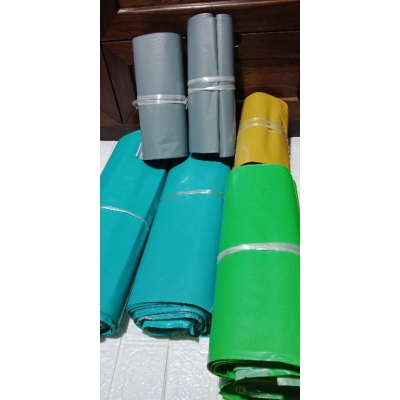 [ĐỦ 1Kg] Túi Gói Hàng, Túi Niêm Phong Loại Tốt Siêu Dai ( 15x25, 17x30, 20x30, 25x35, 28x42, 30x42, 32x45, 38x52, 45x60)