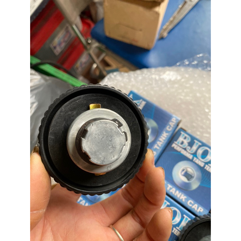 Nắp dầu, nắp bình dầu kia k2700, k165,k140,k3000,kia1t4;kia1t25