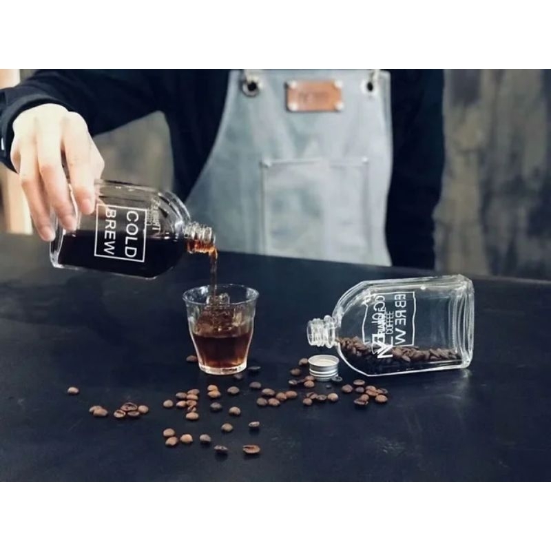 Chai thủy tinh dẹt vuông xén vai