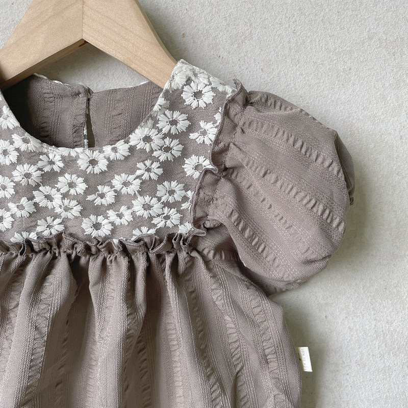 Body suit liền thân cổ bèo ren hoa nổi Tiệm Su Kids