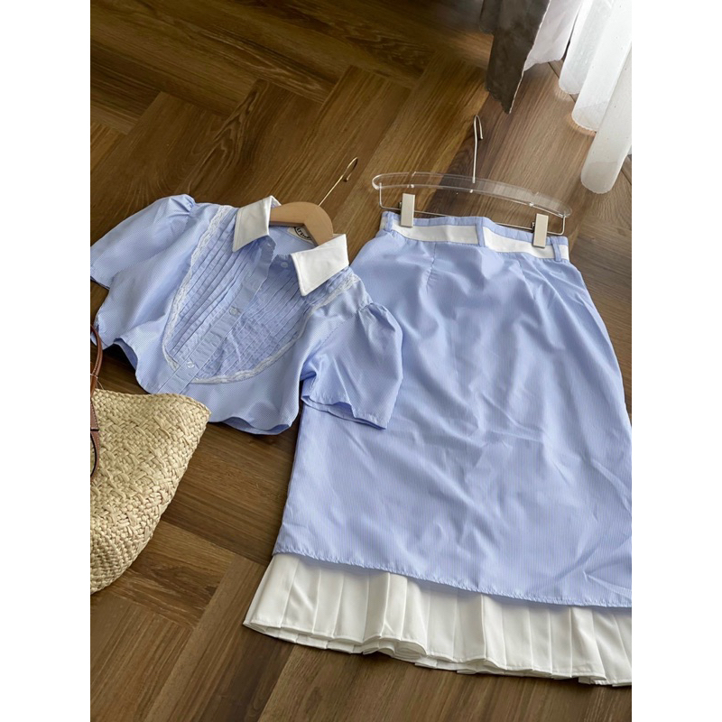 Set crop xanh cổ sơmi trắng + chân váy xanh chân bèo