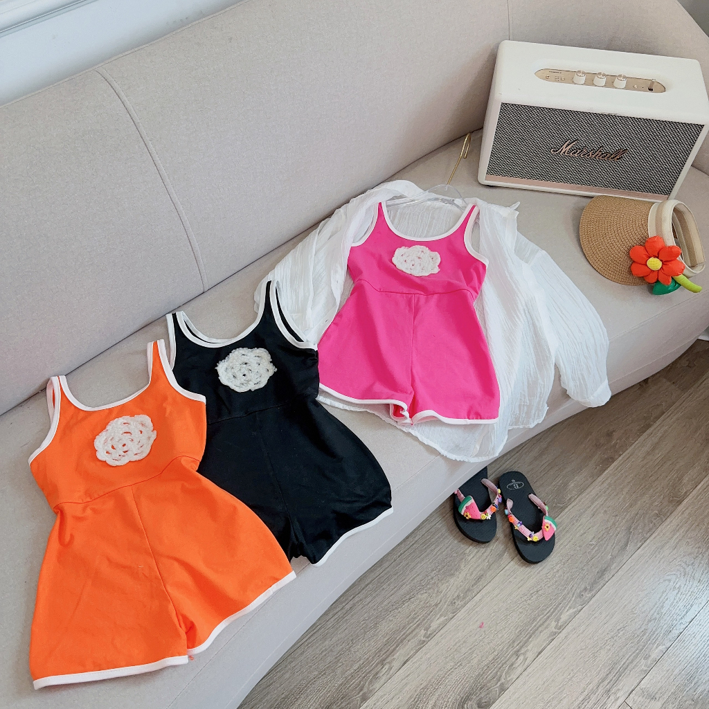(10-30kg) Set jum bikini Hoa trà và áo khoác trắng cho bé diện dễ thương - V30