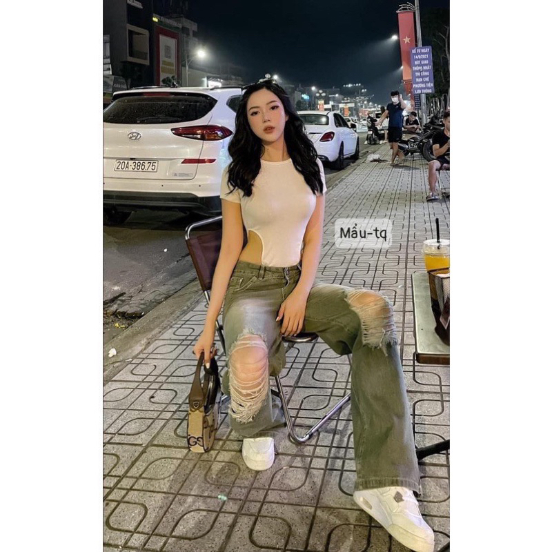 Jumsuit Tay Ngắn Cổ Tròn Màu Trơn