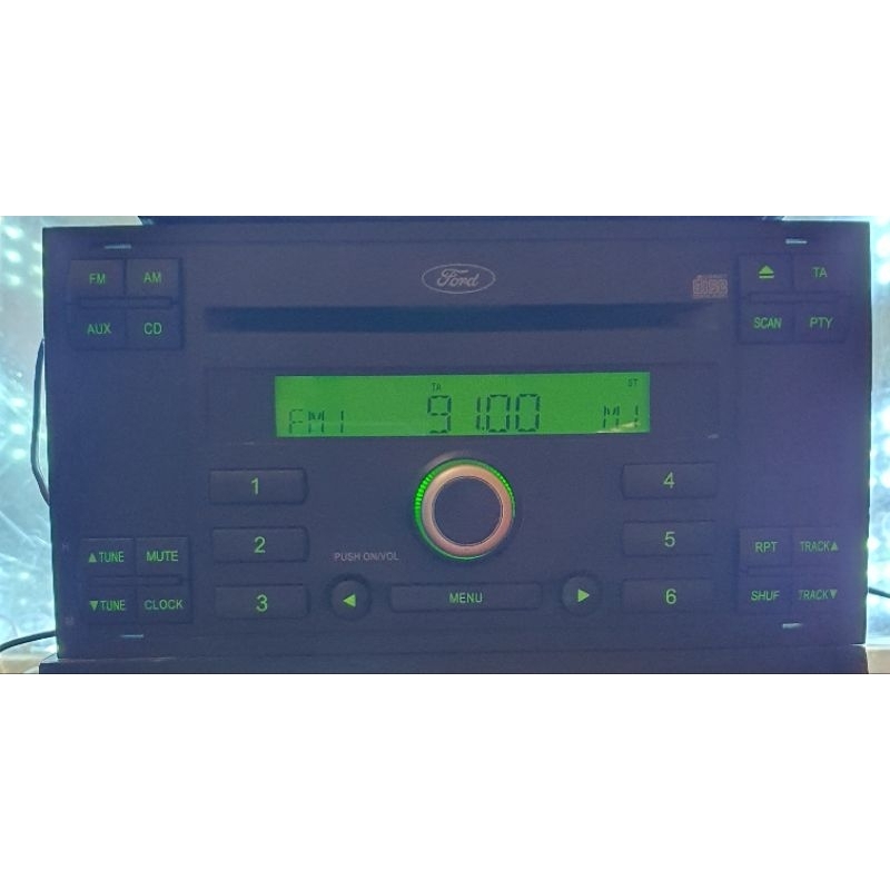 Máy phát nhạc của xe ô tô Ford transit.Aux cd.mp3.radio.lắp xe hoặc nghe cá nhân.