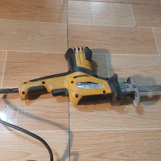 Máy Cưa kiếm 100v