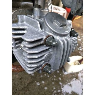 Dung dịch tẩy đầu bò lock xe máy