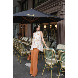 Áo lụa in logo cổ xếp ly D.CHIC MS: 1812307