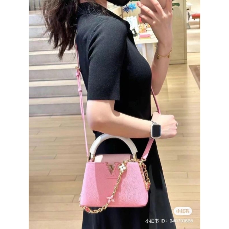 Túi sách tay L     V Capu