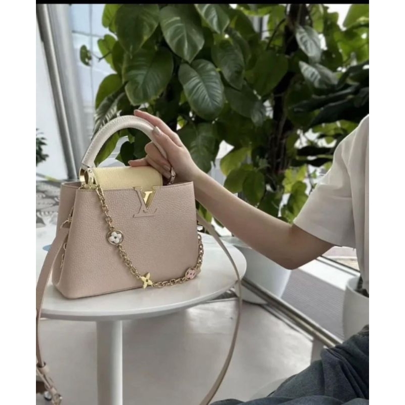 Túi sách tay L     V Capu