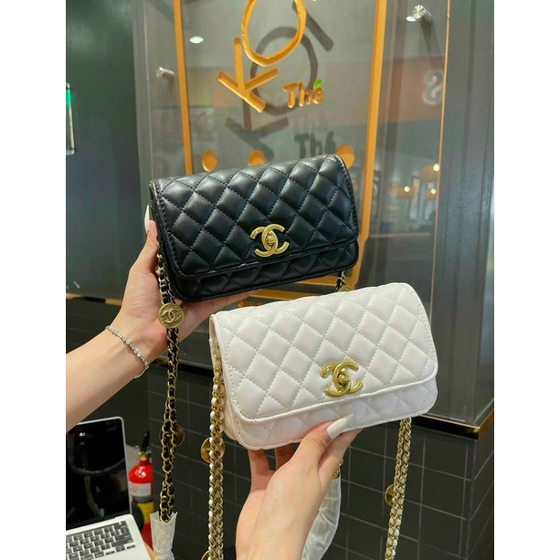 Túi đeo chéo Chanel phối dây