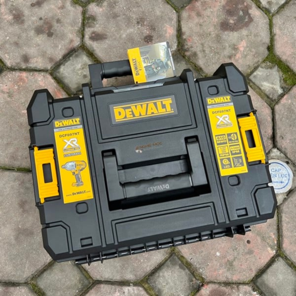 Máy siết bu lông dùng pin Dewalt DCF897( BODY)