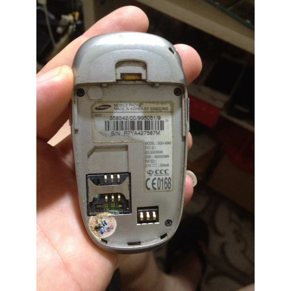 Xác SAMSUNG X640 không bin, không rõ tình trạng, bán xác anh em hên xui, hoặc lụm linh kiện , làm gì làm