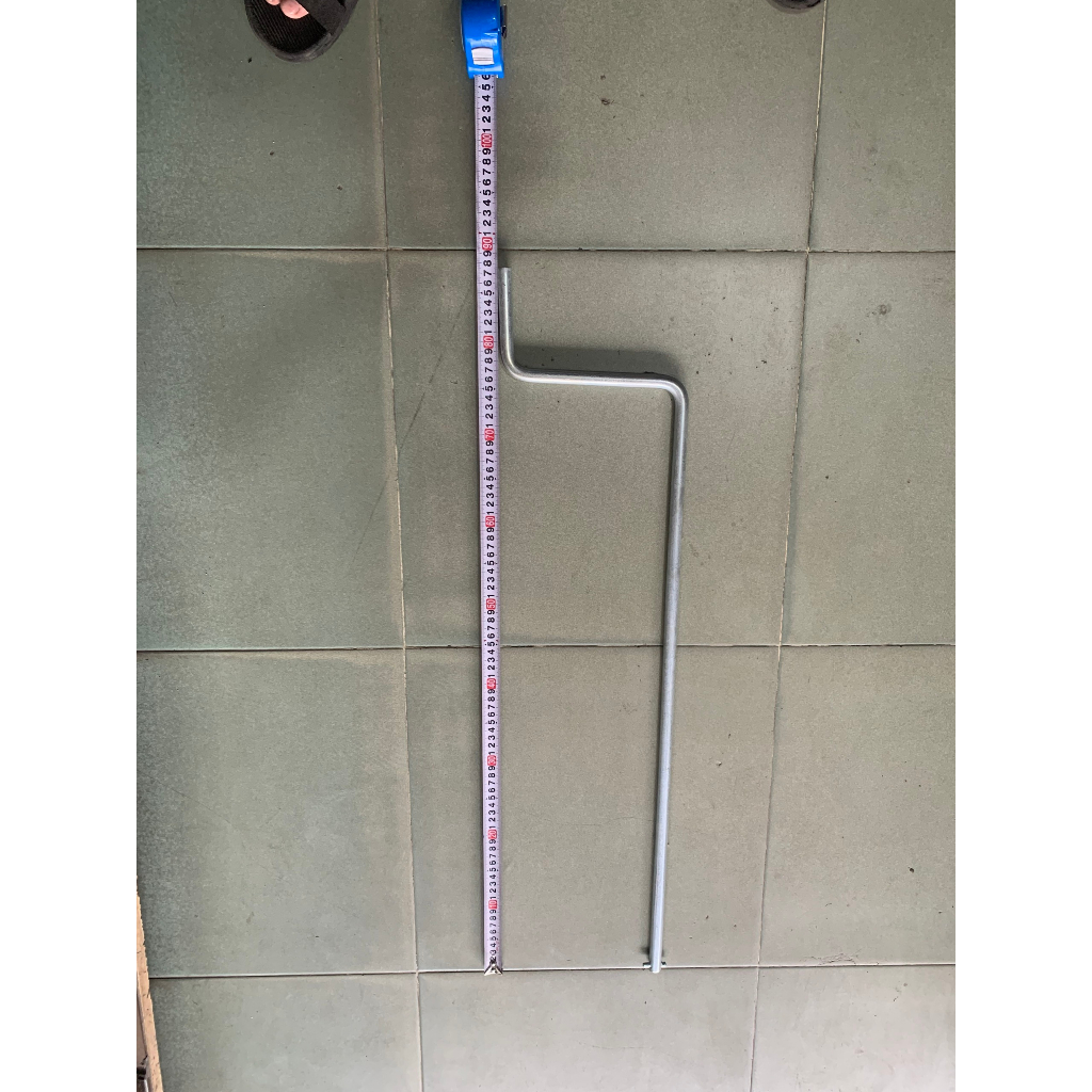 Tay quay lốp, Bánh xe dự phòng Sơ Cua sau xe loại dài.