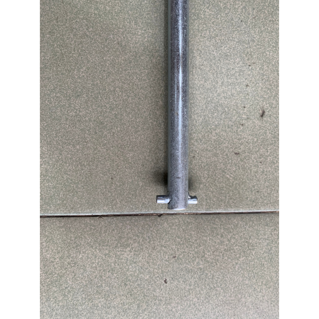 Tay quay lốp, Bánh xe dự phòng Sơ Cua sau xe loại dài.