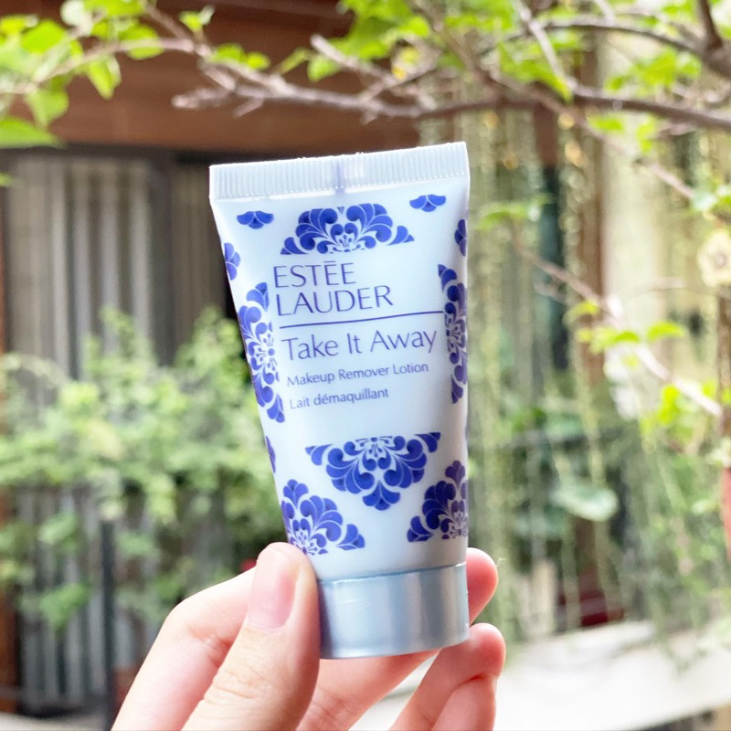Tẩy trang Estee Lauder Take It Away Makeup Remover Lotion sạch dịu nhẹ