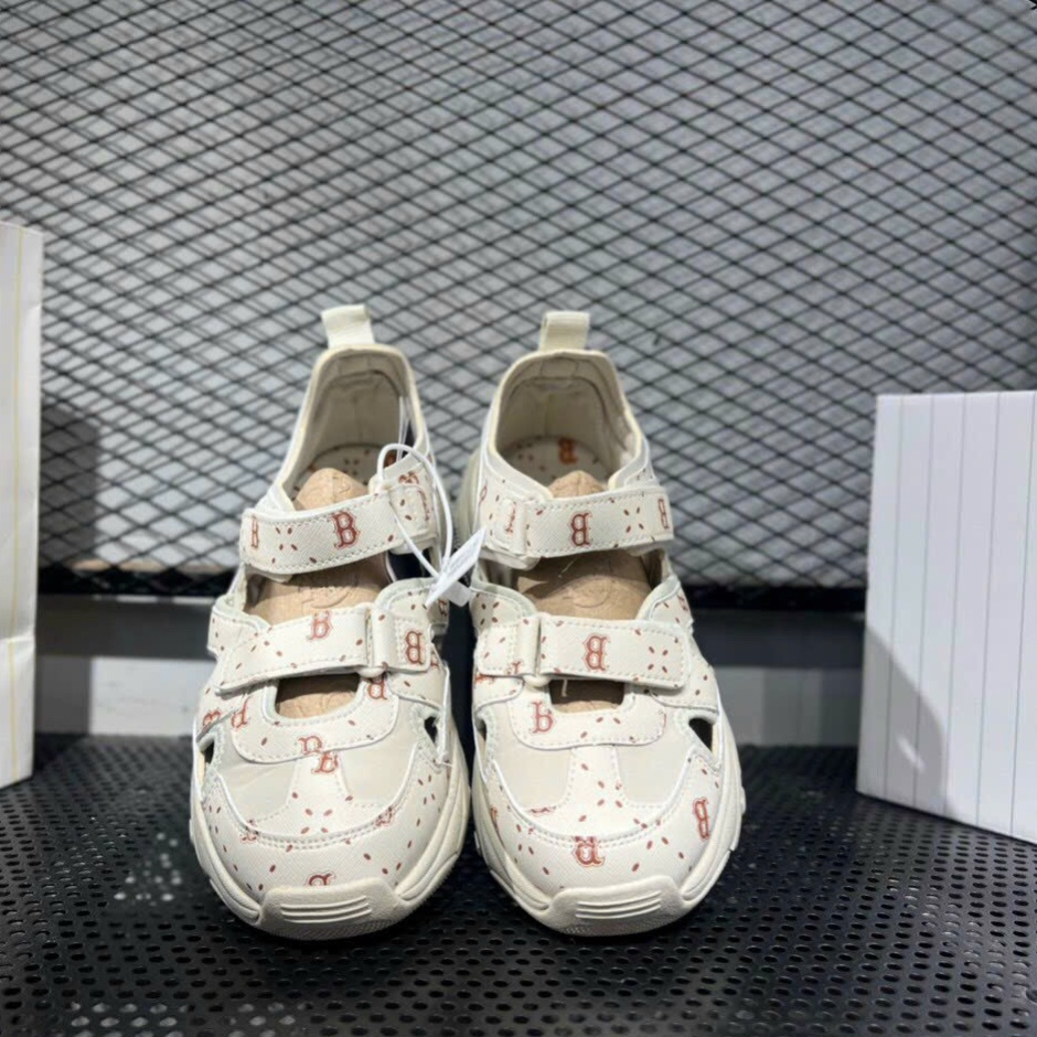 Giày nam nữ MLB Sandal trắng Mono chữ B nâu đế cao mới, giày dép MLB Sandal quai dán da trơn cao cấp Chuns store
