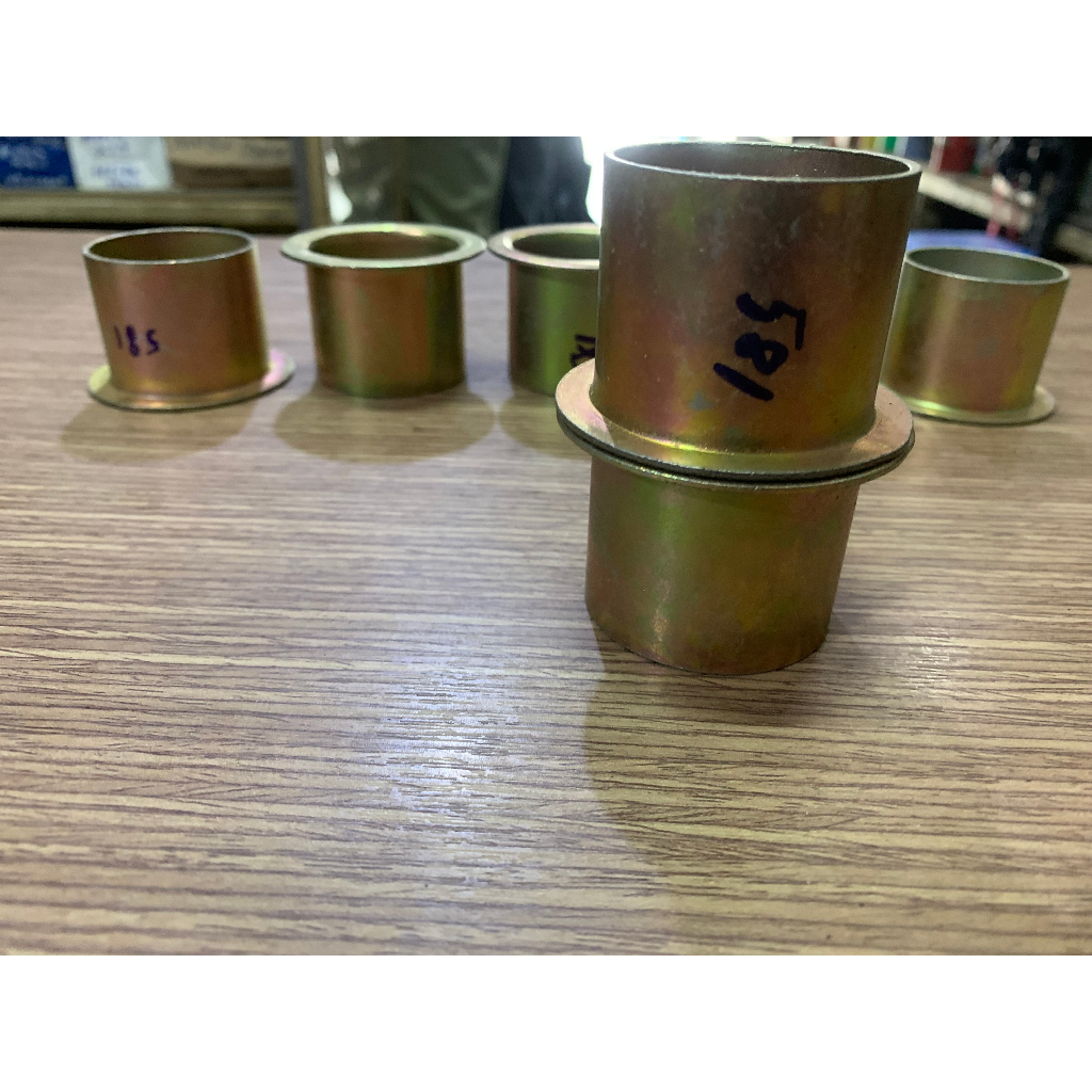 Bạc sắt lót cao su ắc nhíp xe tải Hyundai, Isuzu, Kia tải,... kích thước 37x40x43  như hình đo