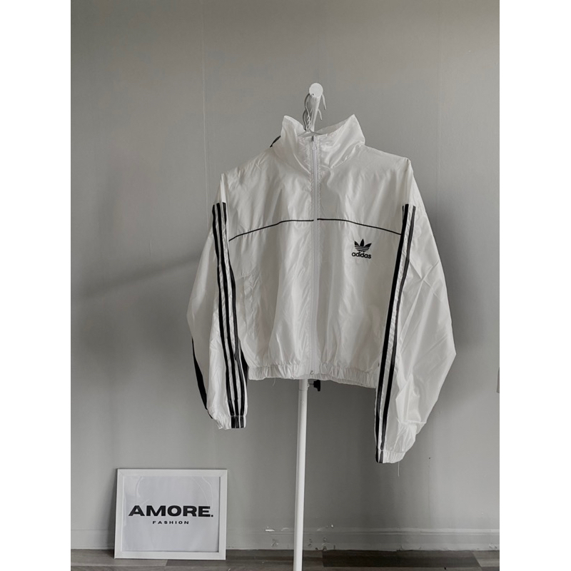 Áo Khoác gió 2 lớp dáng lửng 3 sọc AMORE | BigBuy360 - bigbuy360.vn