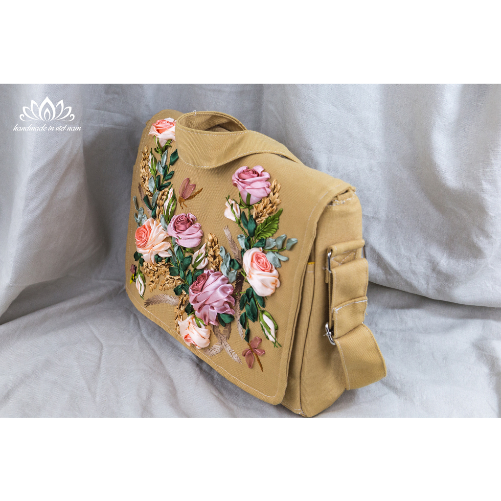 Túi đeo chéo , túi thêu ruy băng, túi thêu tay, túi handmade ,túi đeo vai , messenger đeo chéo nữ thêu hoa ruy băng