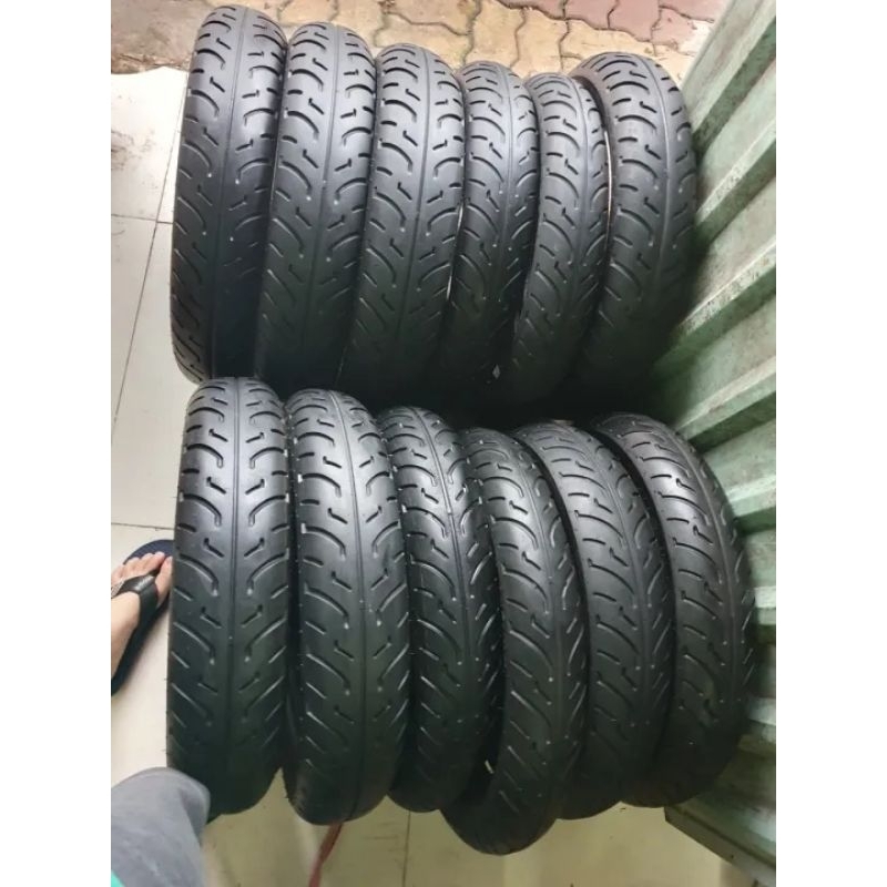 Vỏ Lốp Dunlop d451 ý. slovenia. 100/80-16 và 120/80-16. lốp tháo xe.sh ý. còn dày đẹp. gắn sh 125 .sh 150..sh ý...