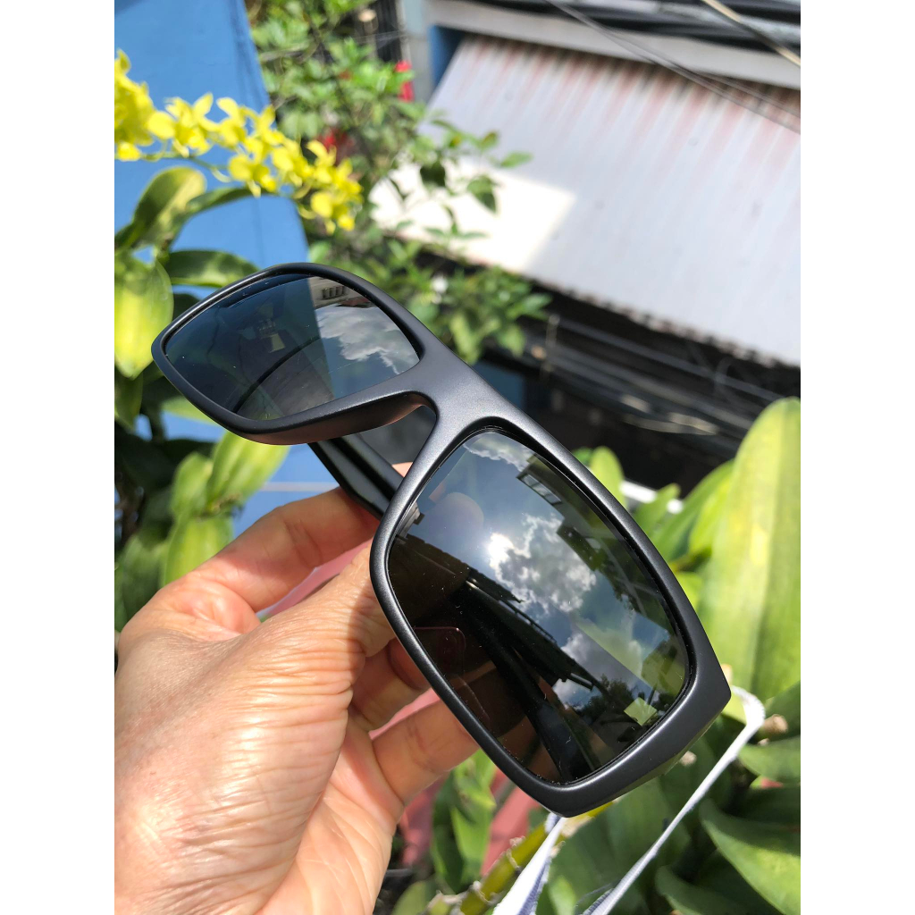 Mắt kính mát của Nam hàng si Nhật, đã qua sử dụng