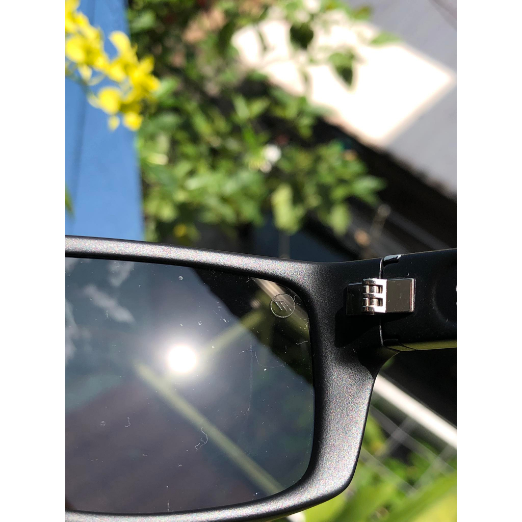 Mắt kính mát của Nam hàng si Nhật, đã qua sử dụng