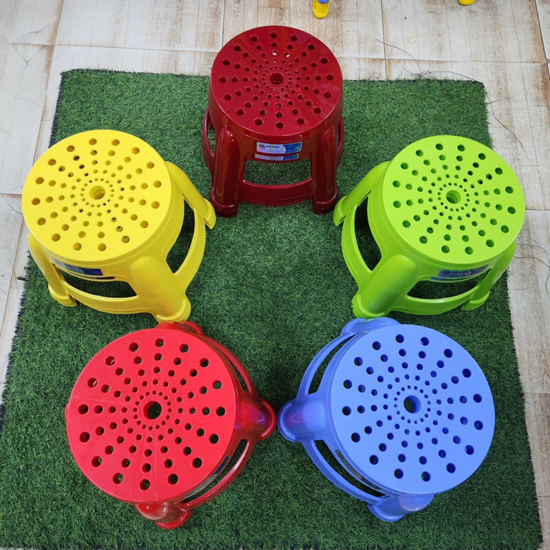 Ghế nhựa lùn tròn