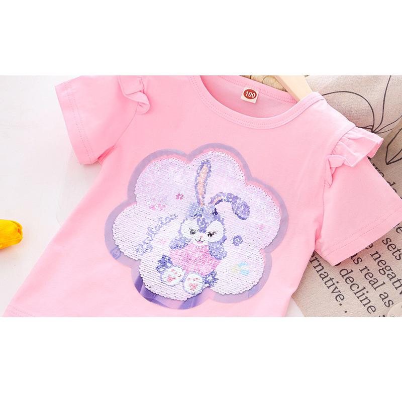 Áo thun kim sa lật đổi hình cho bé gái.