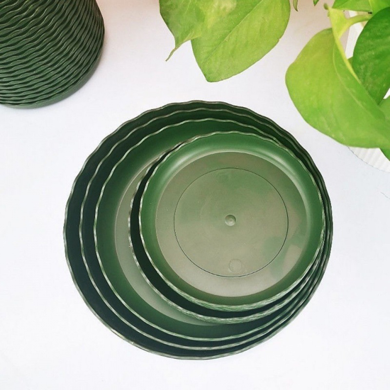 Đĩa lót chậu nhựa Trung Quốc 3Gl dáng lùn màu xanh lá, đường kính 20cm