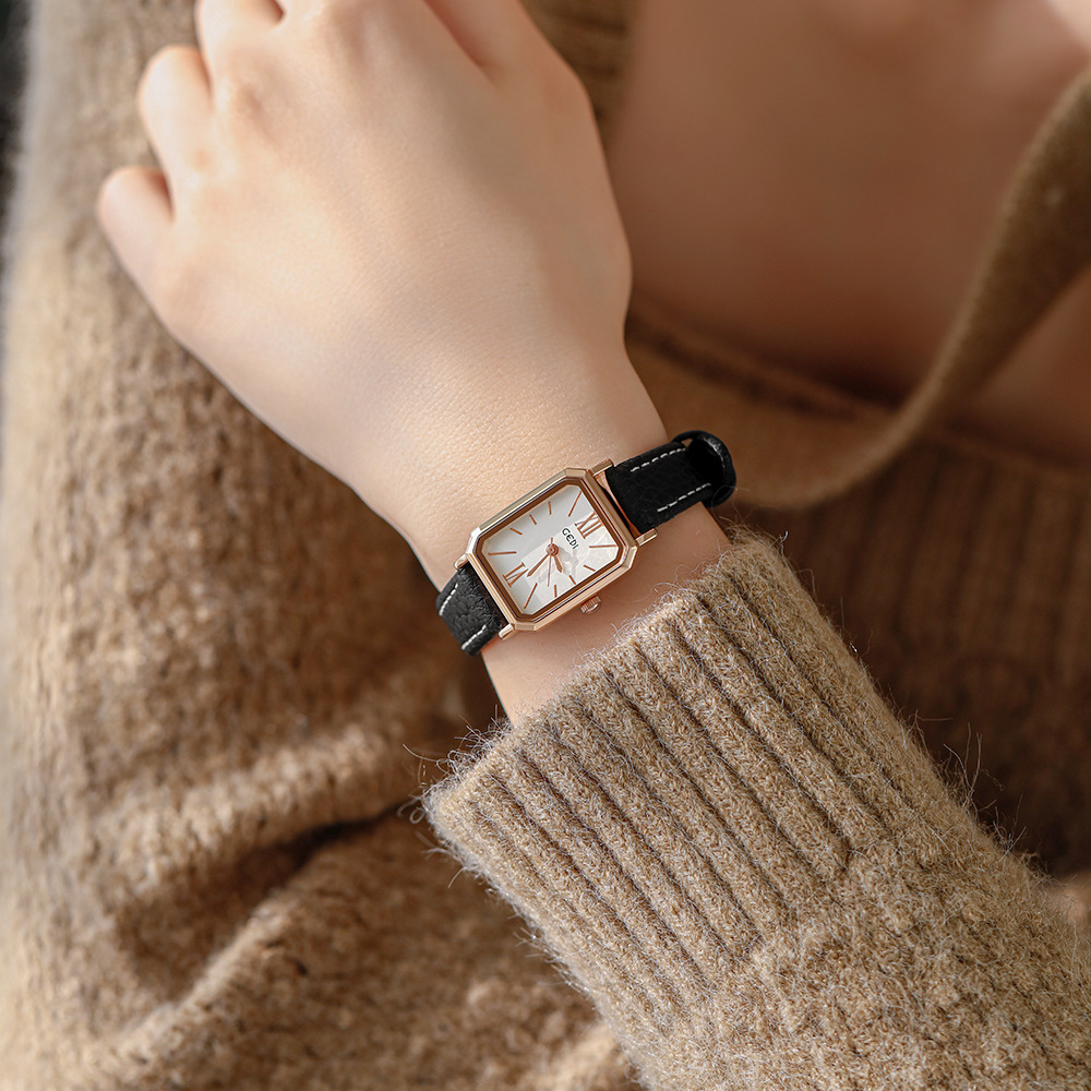 Đồng Hồ Nữ Chính Hãng Chống Nước Dây Da Mặt Vuông Sang Trọng Phù Hợp Tay Nhỏ Bảo Hành 12 Tháng GEDI 6612