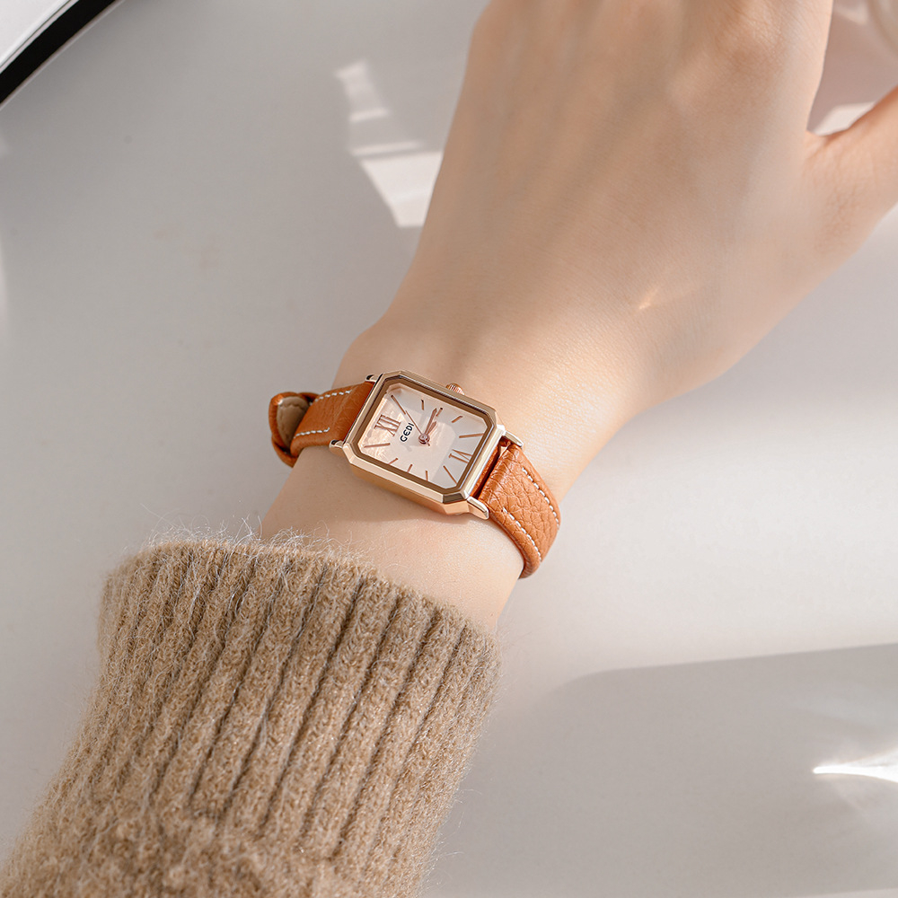 Đồng Hồ Nữ Chính Hãng Chống Nước Dây Da Mặt Vuông Sang Trọng Phù Hợp Tay Nhỏ Bảo Hành 12 Tháng GEDI 6612