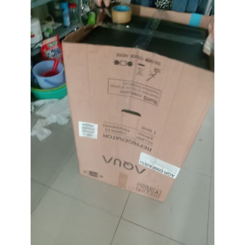 THANH LÝ TỦ AQUA 90L