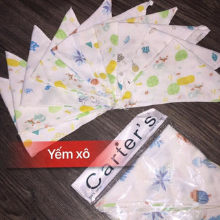Yếm quàng cổ có cúc bấm cho bé
