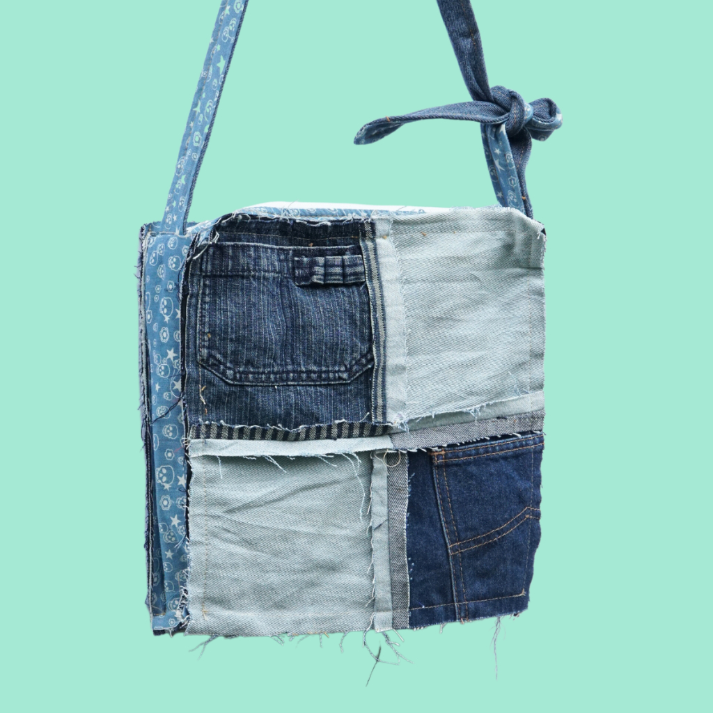 Túi Đeo Chéo Thời Trang Handmade 4 Patchs - Musty House