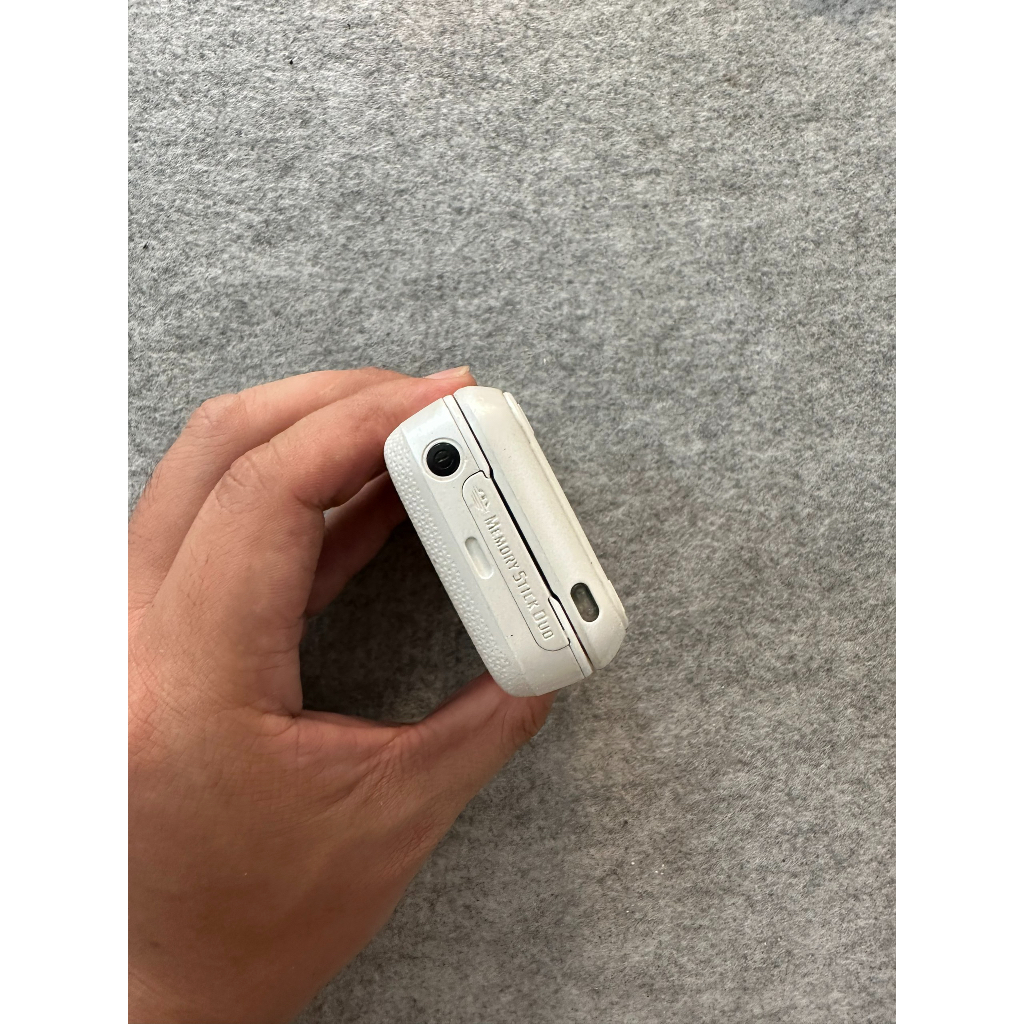 Điện thoại Sony Ericsson W830i Trắng chính hãng