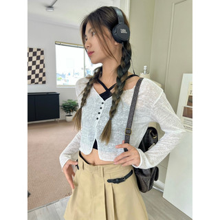 JANET STUDIO • Áo trắng 4 nút