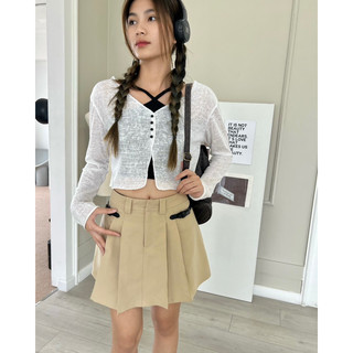 JANET STUDIO • Áo trắng 4 nút