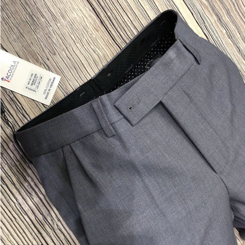 Quần tây nam được may từ chất liệu vải tuyết mưa mềm mát, thoáng khí, thấm hút mồ hôi