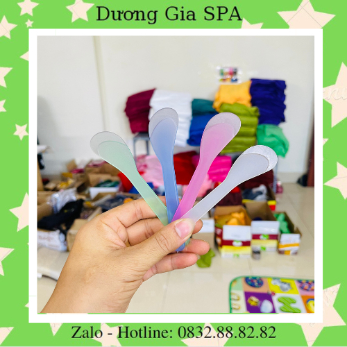 Thìa nhựa. thìa pha mặt nạ, dùng trong spa