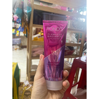 Sữa Rửa Mặt Dưỡng Trắng Cao Cấp Pond's Flawless Radiance
