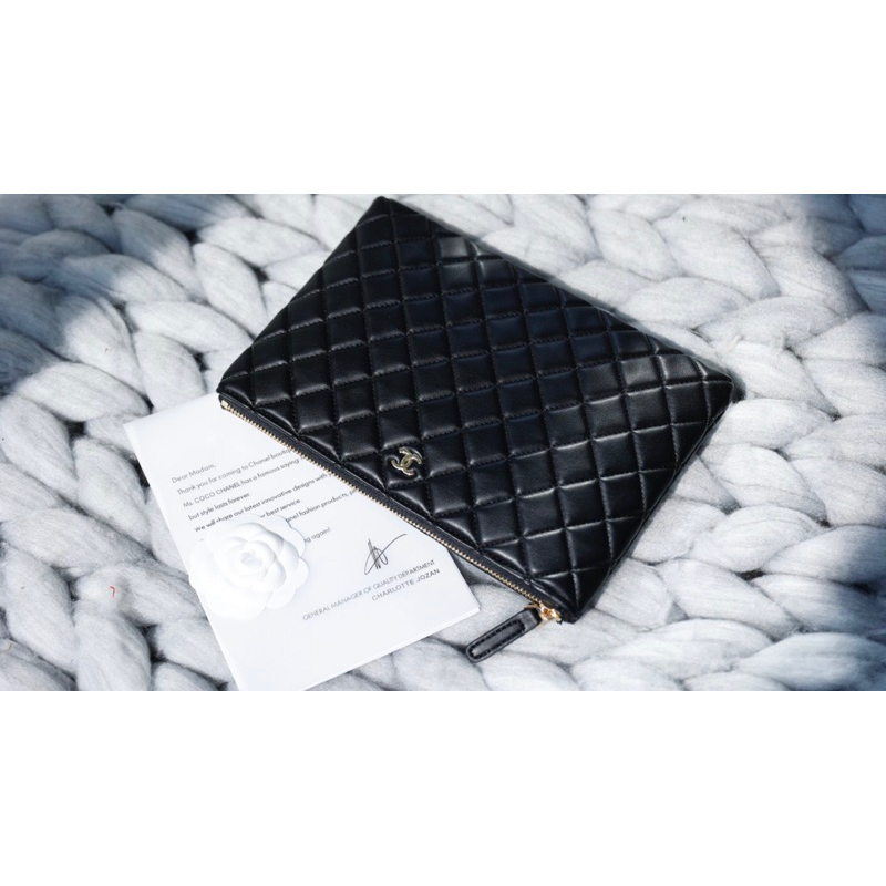 Clutch CH A N E L classic cầm tay  fullbox