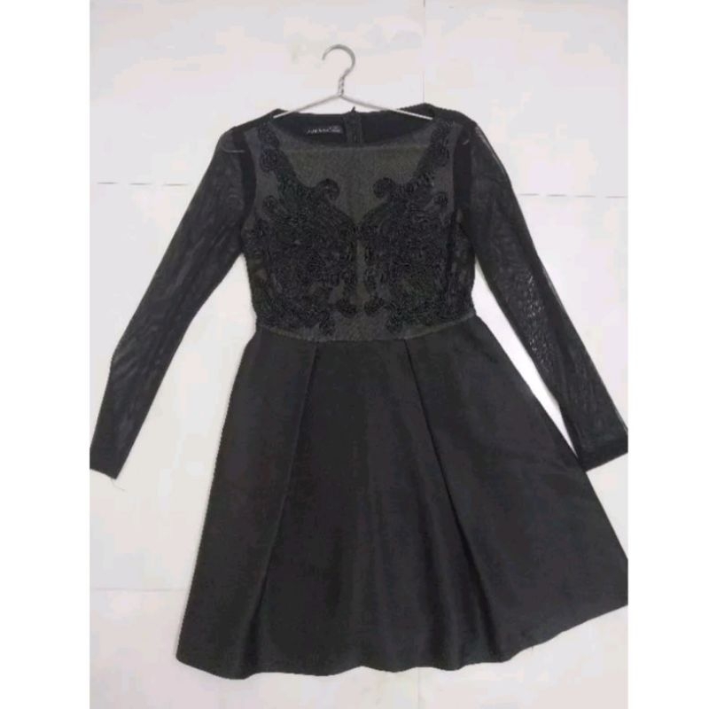 Đầm khách chọn live