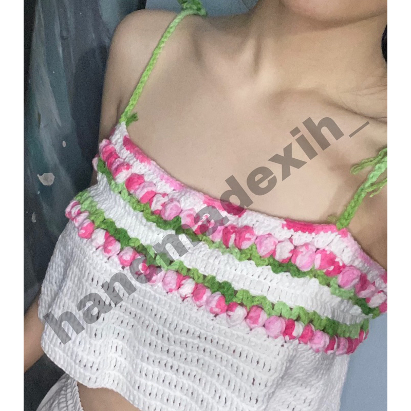 Áo móc len croptop hoa tulip