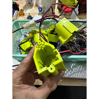 Đế pin Ryobi 18V hàng tháo máy có luôn dây mạ niken 30cm