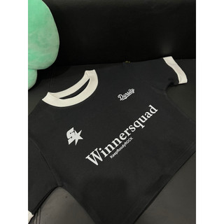 Áo Croptop Đen Phối trắng Winner A42