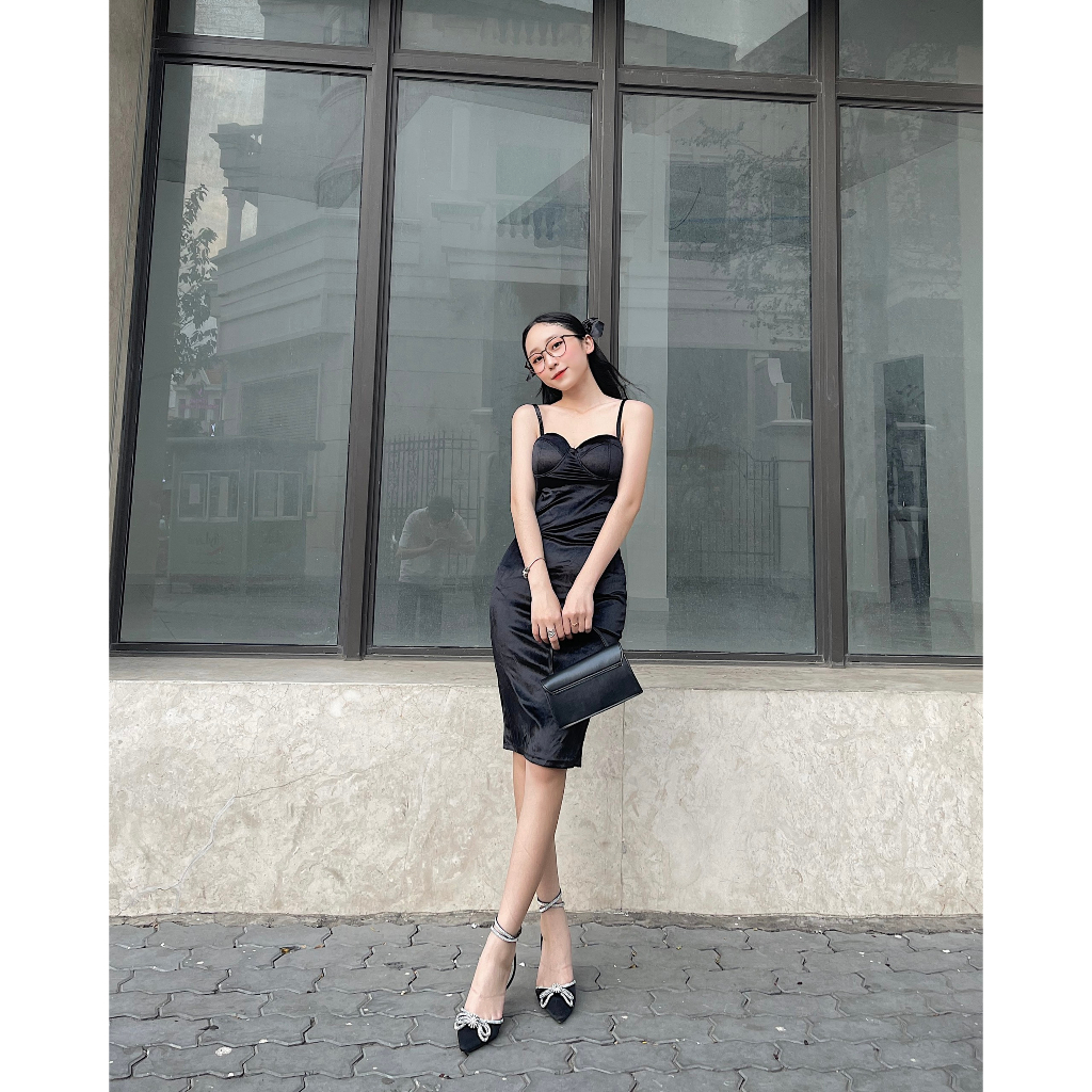 Đầm Hai Dây Nhung Khoét Eo Cực SexyĐầm body đầm nhung hai dây cực sexy quyến rũ có mút