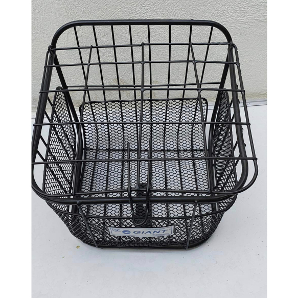 Rỏ sắt xe điện  có nắp có lưới quây đáy & xung quanh