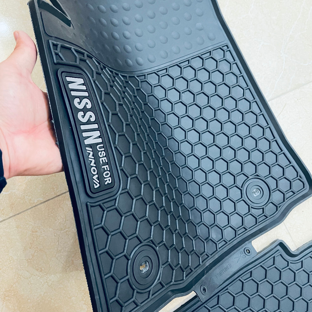 Thảm Lót Sàn Xe Toyota Innova Thương Hiệu NISSIN Cao Cấp, Thảm Lót Sàn Cao Su Không Mùi, Không Thấm Nước, Dễ Dọn Rửa | BigBuy360 - bigbuy360.vn