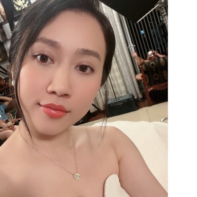 Khuyên tai + dây chuyền + lắc tay hình hoa lv titan không gỉ thời trang nữ