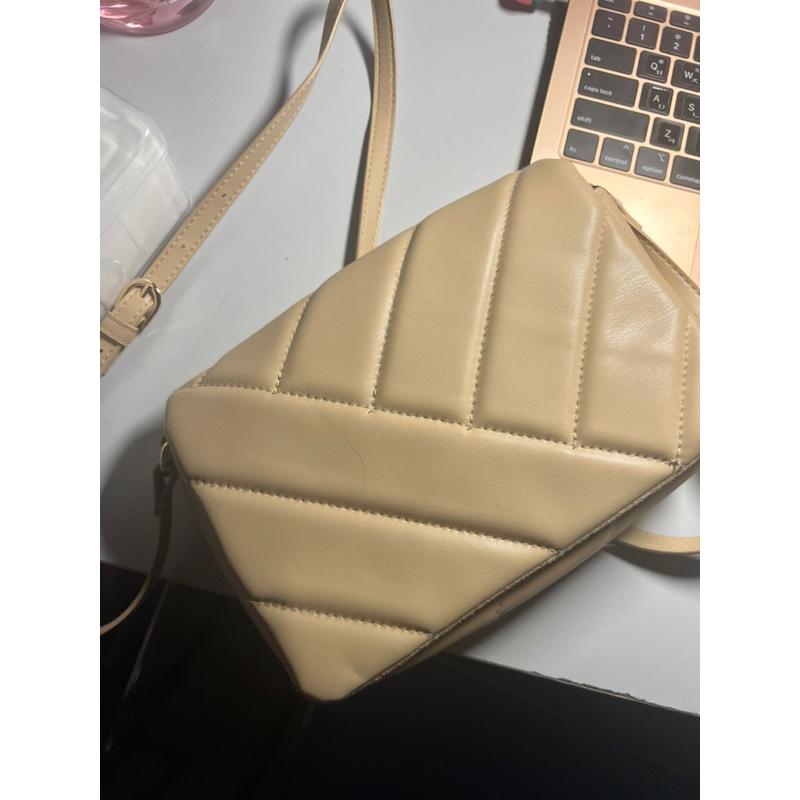 PASS TÚI H&M